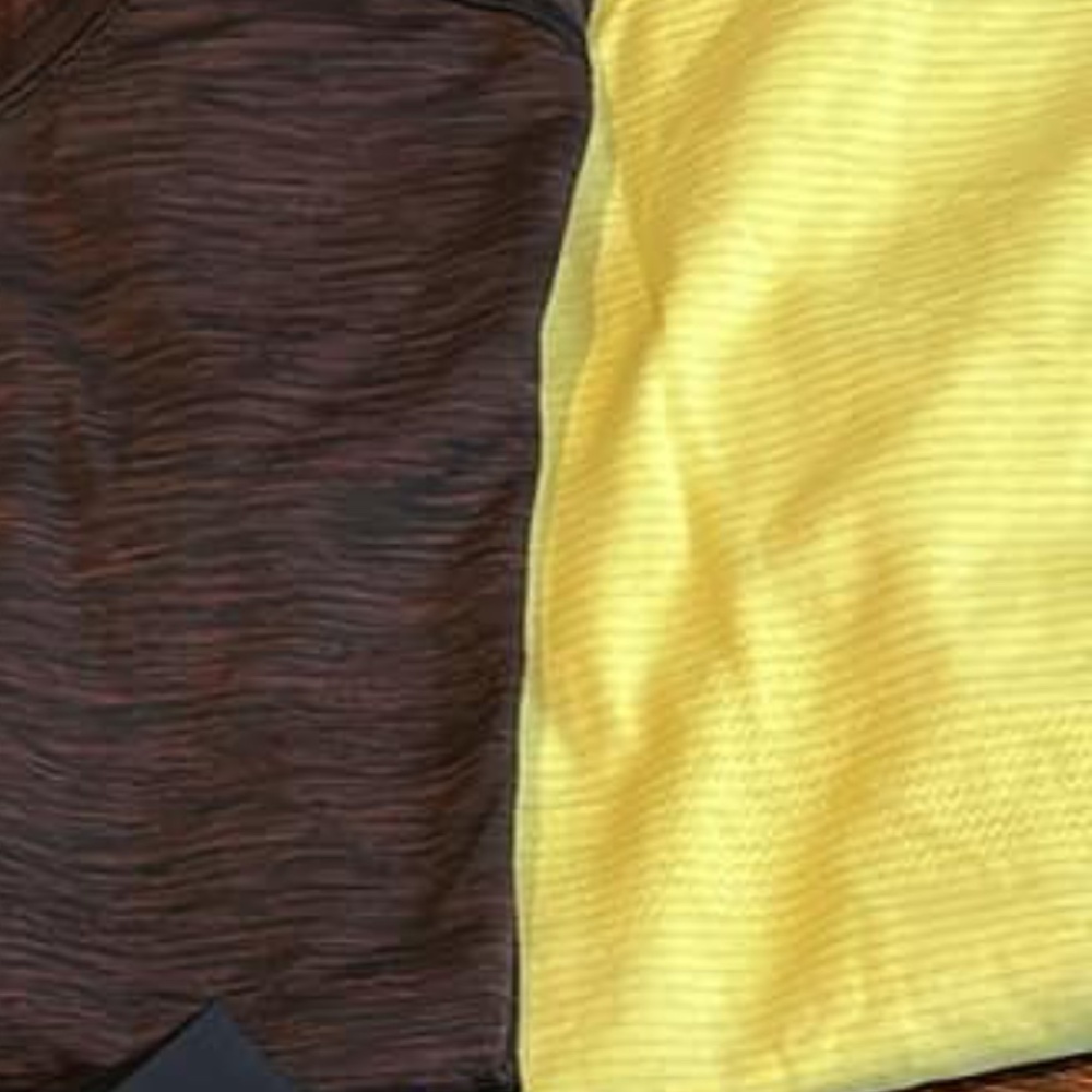 Lululemon men’s metal vent tech shirts